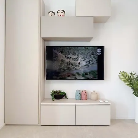 Homeby - Casa Raffaele Апартаменты Милан
